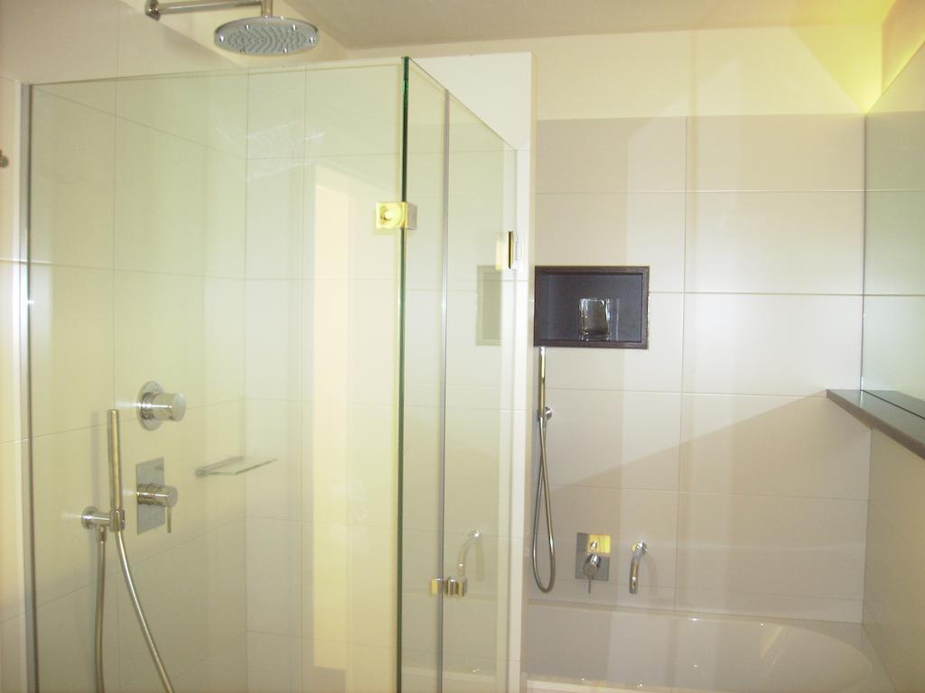Appartements Christa Dobbiaco Bagian luar foto